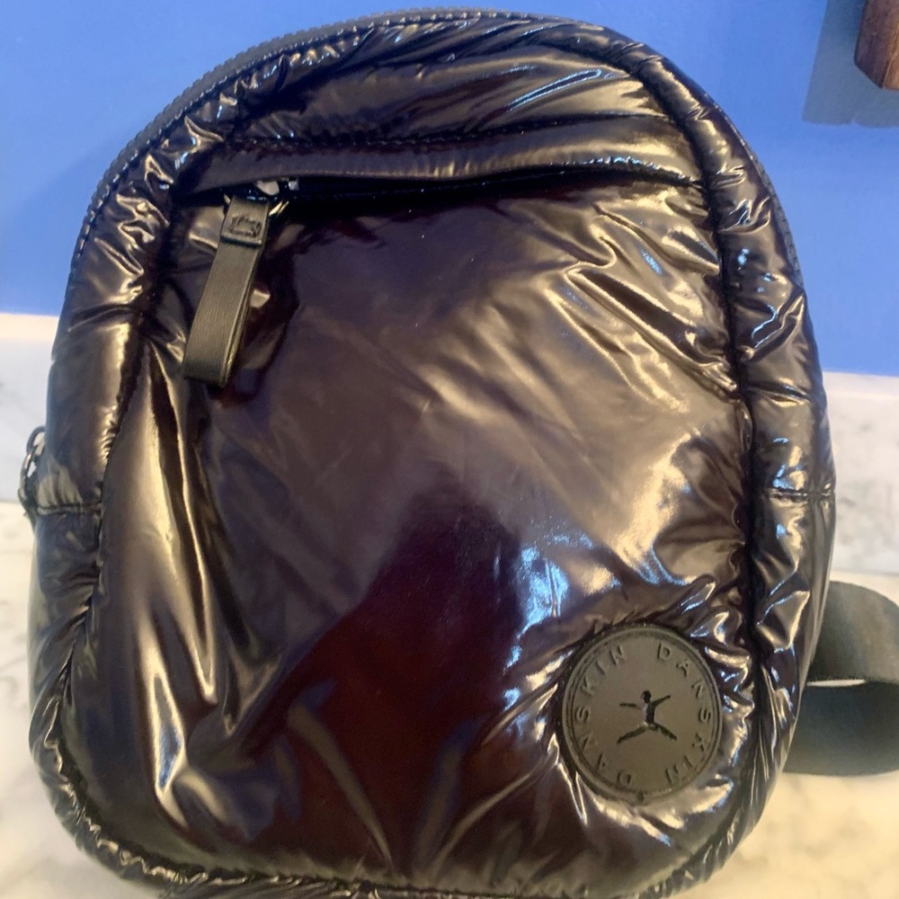 Danskin Lowry Sling Bag Backpack Purse Beltbag Crossbody Black Metalic Small Blk